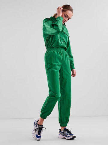 PIECES Tapered Broek in Groen