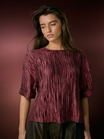 Next Paita värissä punainen