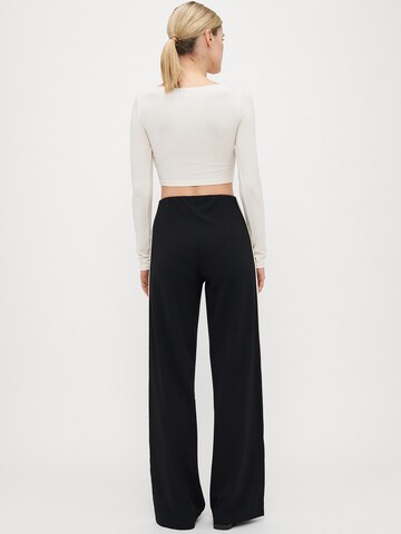 Vero Moda Tall - Pierna ancha Pantalón 'VMBERLIN' en negro