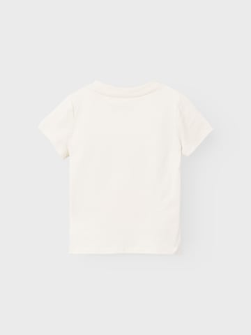 NAME IT T-shirt 'ZUZZIE' i beige