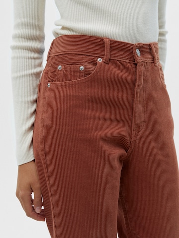 Pull&Bear Regular Broek in Rood