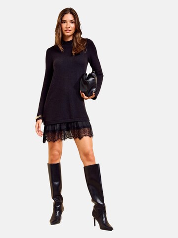 Friends Like These - Vestido de punto en negro: frente