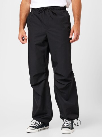 TOPMAN Tapered Pants in Black: front