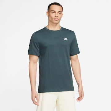 Nike Sportswear Regular Fit Paita 'Club' värissä vihreä: edessä