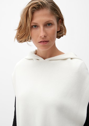 s.Oliver Cape in White