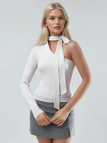 Busem Shirt in Beige: front