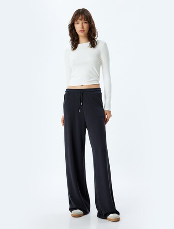 Koton Regular Broek in Zwart