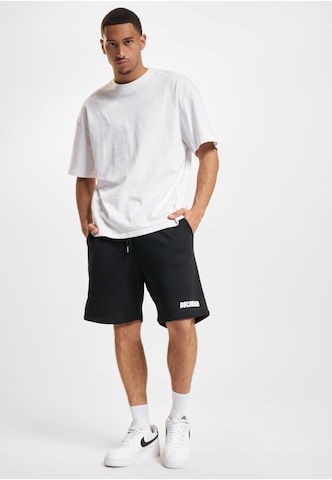 regular Pantaloni di ROCAWEAR in nero