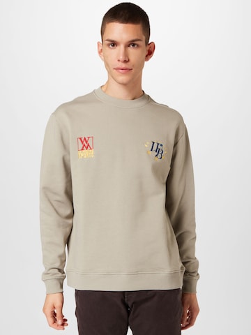 Woodbird Sweatshirt in Grey: front