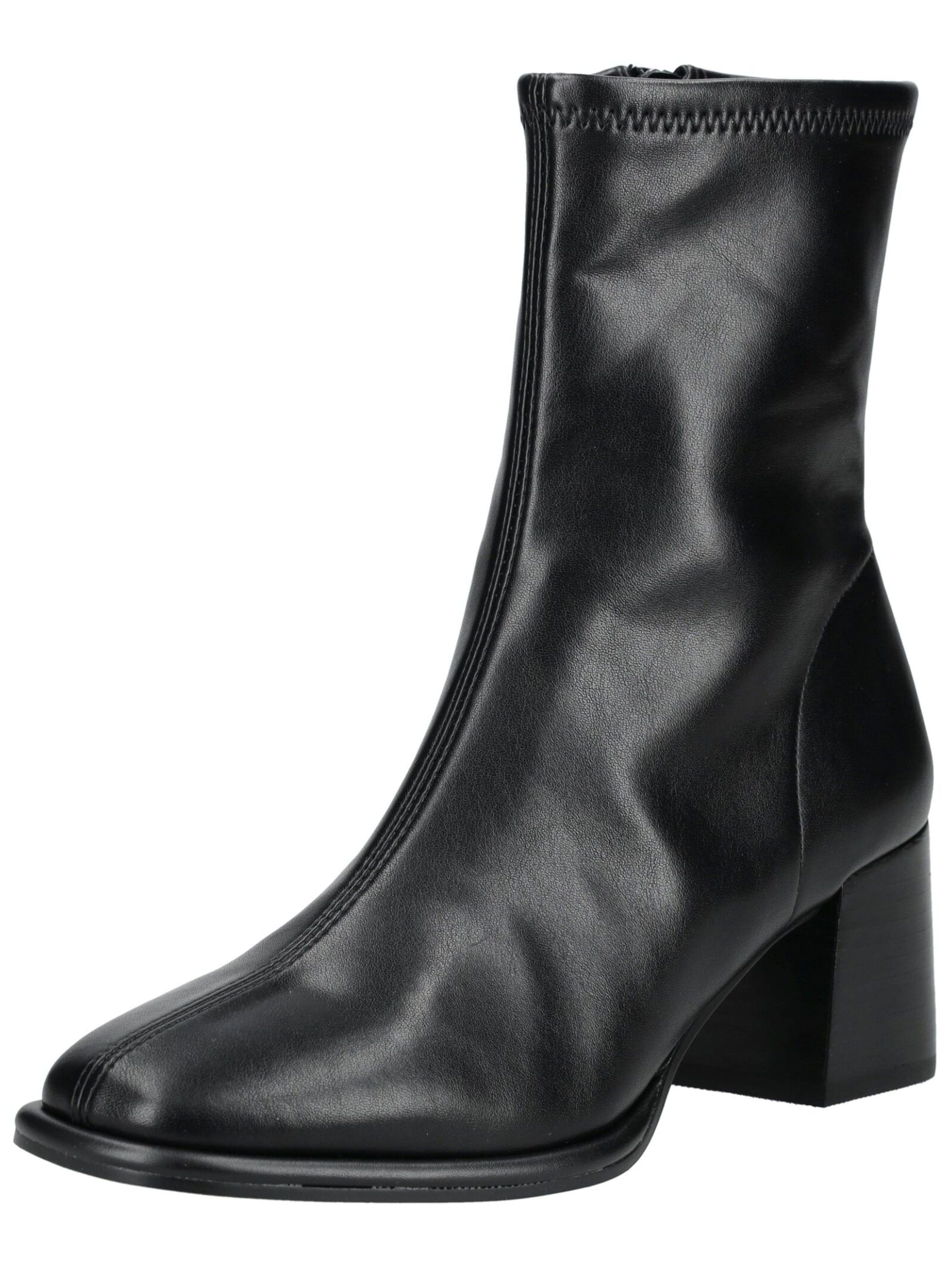 STEVE MADDEN Ankle boots in Black: front