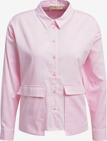 Smith&Soul Bluse mit überlappenden Klappentaschen in Pink: Vorderseite