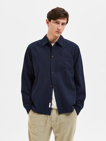 SELECTED HOMME Regular fit Button Up Shirt in Blue: front