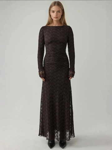 Hiccup Kleid in Braun: Vorderseite