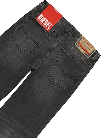 DIESEL Regular Jeans 'MAKIMA' in Schwarz