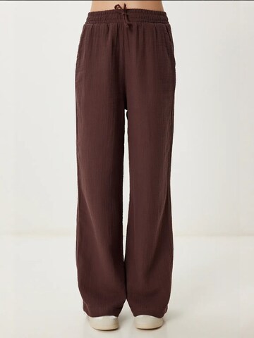 Completo pantalone di Happiness İstanbul in marrone