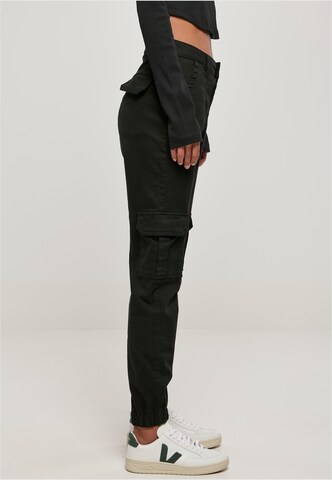 Urban Classics Tapered Cargobukser i sort
