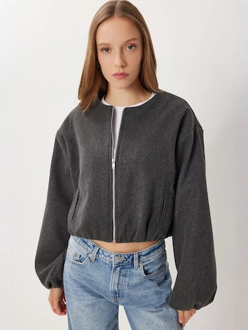 Happiness İstanbul Tussenjas in Grijs: voorkant