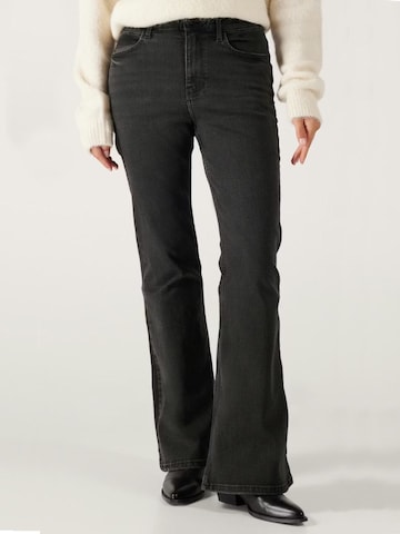 WRANGLER - Acampanado Vaquero 'FIERCE FLARE CONSTELLATION' en negro