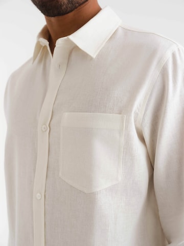 ABOUT YOU x Kevin Trapp Regular fit Button Up Shirt 'Mattis' in White