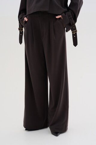 My Essential Wardrobe Wide leg Trousers with creases 'Sille' in Brown: front