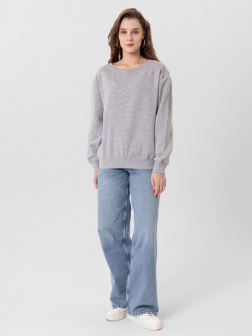 Jacey Quinn - Jersey 'Emma' en gris
