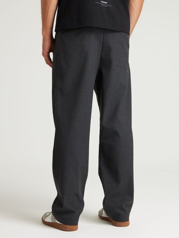 CHASIN' Loosefit Hose 'State.L Wave' in Grau