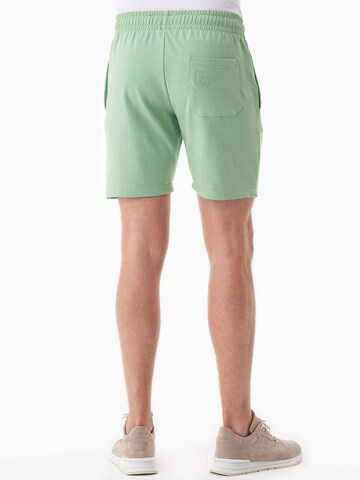 Organication Regular Shorts in Grün
