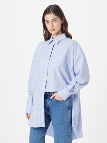 WEEKDAY Blouse in Blue: front