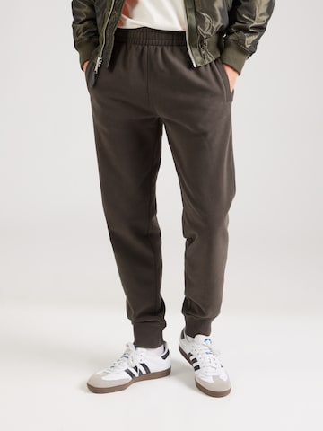 Superdry - Tapered Pantalón 'ESSENTIAL' en gris: frente