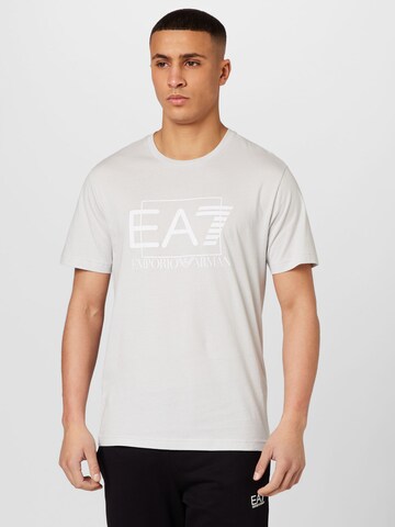 EA7 Emporio Armani T-shirt i grå: framsida