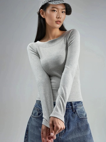 Maglietta di Busem in grigio: frontale
