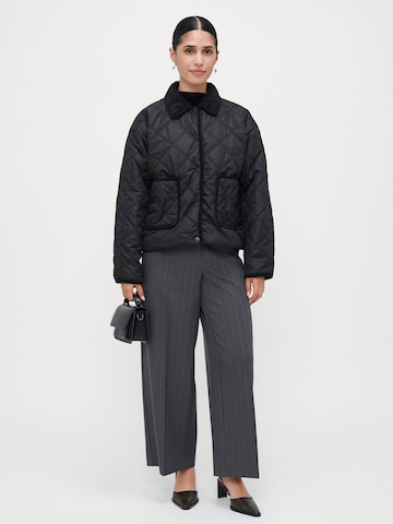 Veste mi-saison 'VMMINNESOTA' Vero Moda Petite en noir