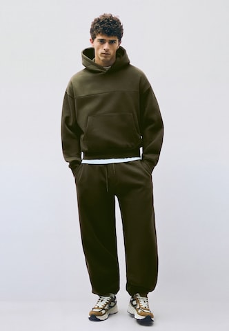Tapered Pantaloni di Bershka in verde
