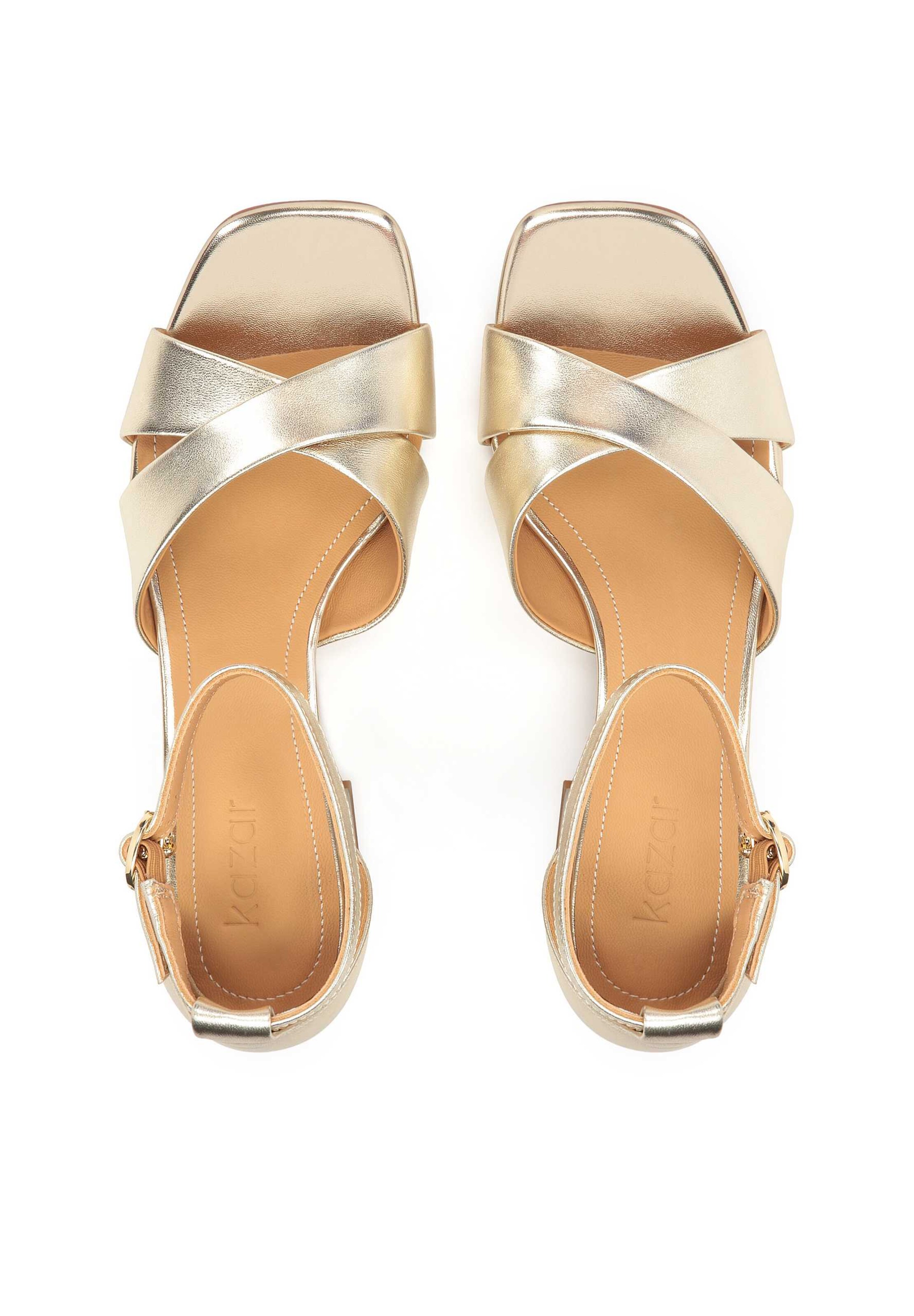 Sandalo di Kazar in oro