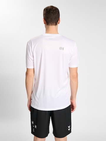 T-Shirt fonctionnel 'Court' Hummel en blanc