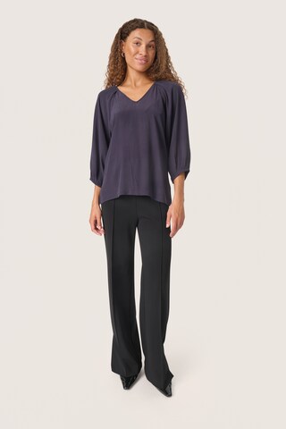 SOAKED IN LUXURY Blouse 'Valize' in Blue