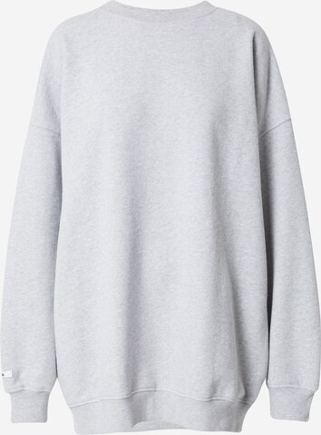 10k Sweatshirt in Grau: predná strana