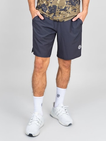 BIDI BADU Regular Shorts in Grau: predná strana