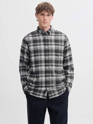 Coupe regular Chemise 'JPRBLUBARKLEY' JACK & JONES en gris : devant