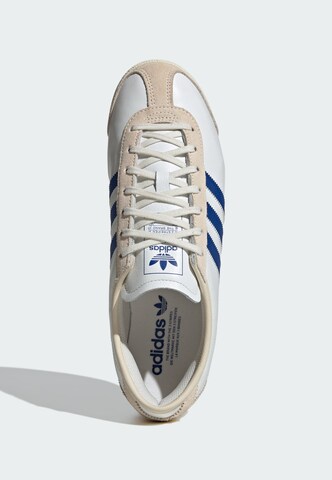 Chaussure de sport ADIDAS ORIGINALS en blanc