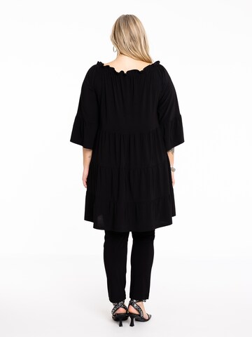 Yoek Tunic in Black