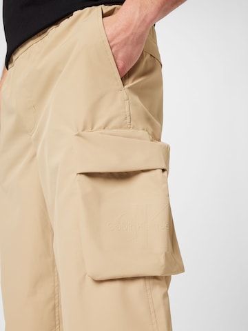 Calvin Klein Jeans - Loosefit Calças cargo em bege