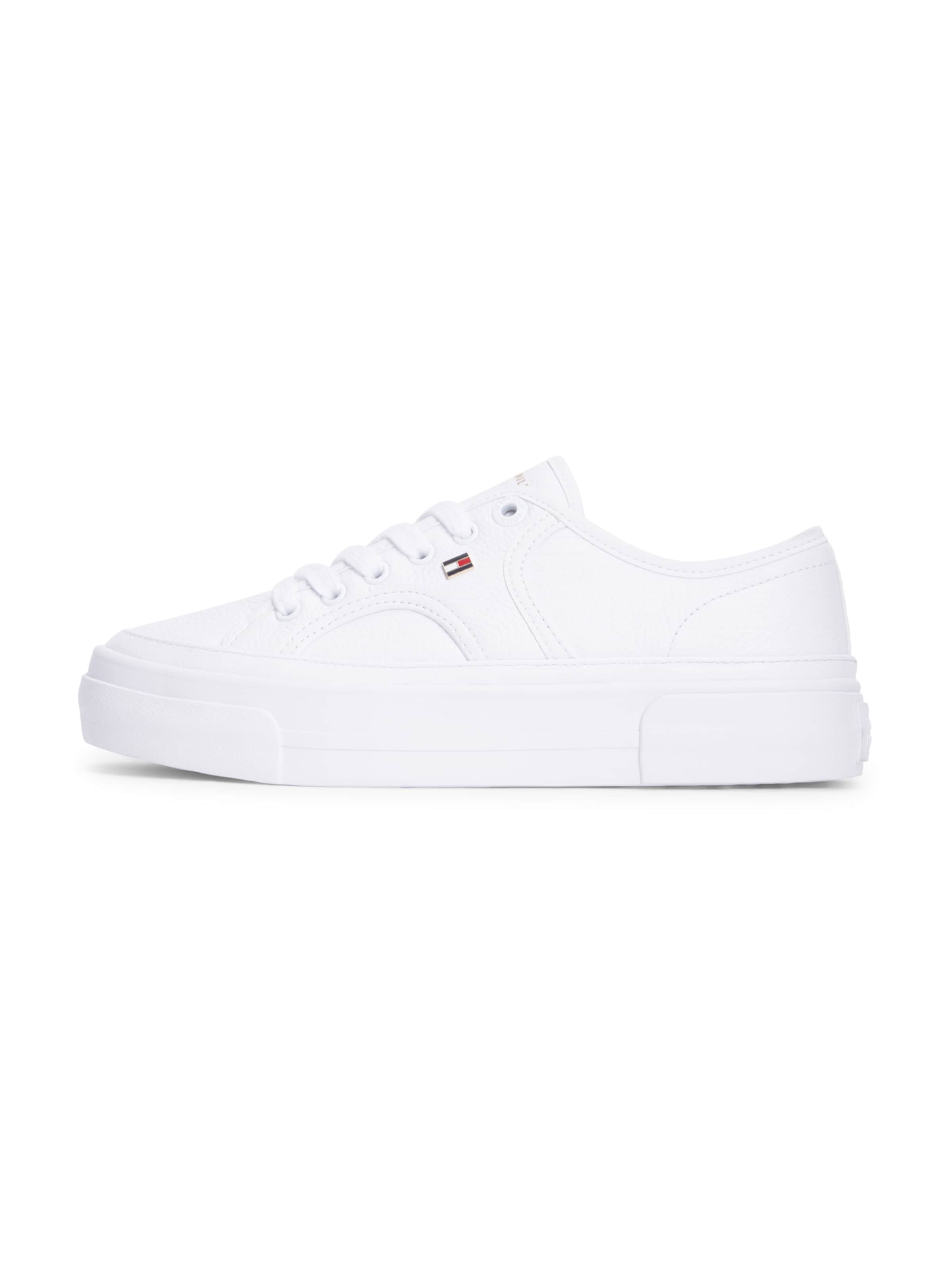 TOMMY HILFIGER Baskets basses en blanc, Vue avec produit