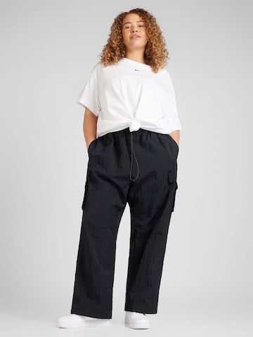 Nike Sportswear Широка кройка Карго панталон 'Essential' в черно