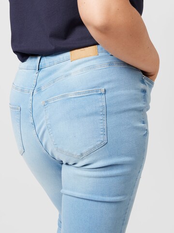 Vero Moda Curve Regular Jeans 'STELLA' in Blauw