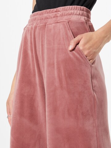 HOLLISTER Wide Leg Housut värissä vaaleanpunainen