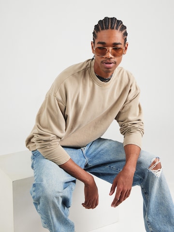 Redefined Rebel Sweatshirt in Green: front