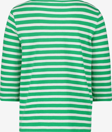 Tricou de la Cartoon pe verde