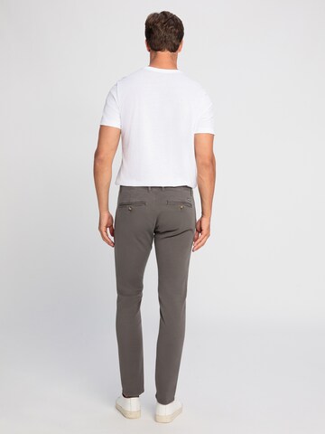 Cross Jeans Tapered Chino Pants in Grey