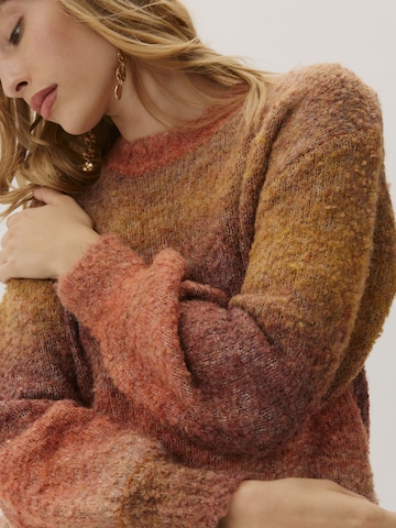 KAVAZI Pullover 'Foxglove' i brun